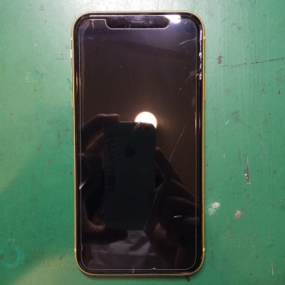 iPhone11液晶不良