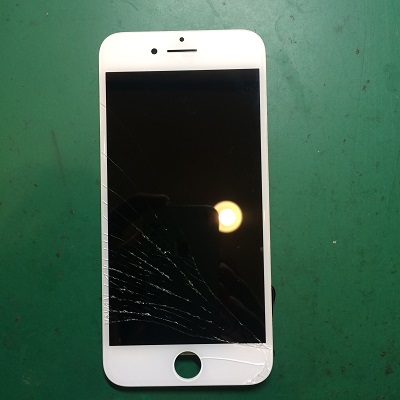 iPhone8画面割れ