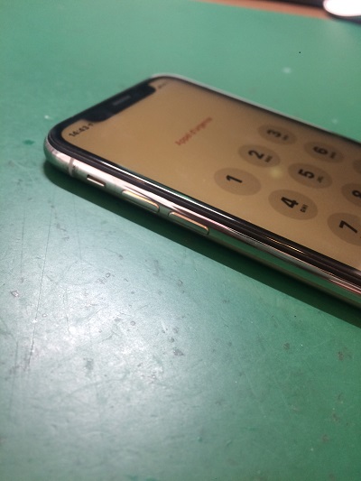 iPhoneX画面修理後
