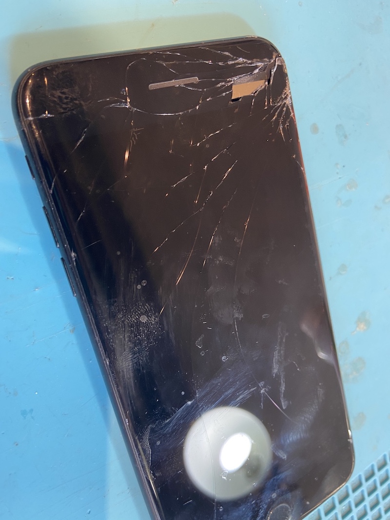 iPhone7画面割れ即日修理！| iPhone修理のダイワン