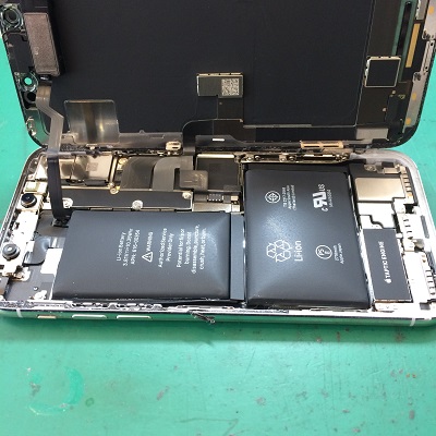 iPhoneXバッテリー膨張内部