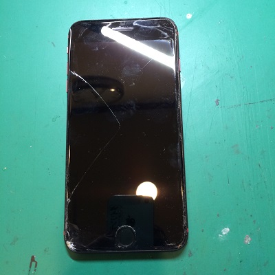 iPhone8Plusガラス割れ