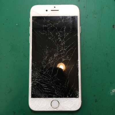 iPhone8の液晶不良