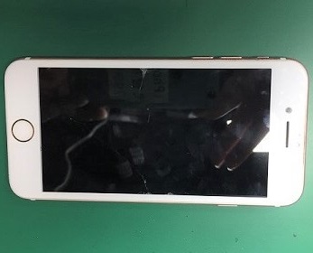 Iphone修理のダイワン梅田店 落下後 画面が真っ暗という症状について