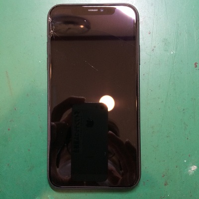 iPhone11画面割れ