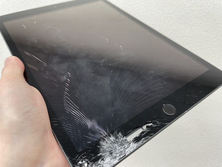 iPad修理】iPad 第8世代 画面交換修理| iPhone修理ダイワンテレコム