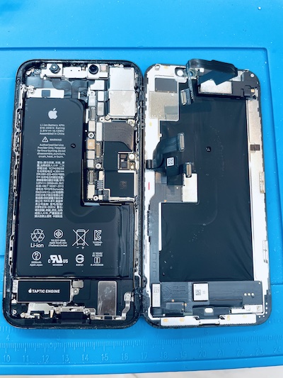 iPhoneXs 水没して再起動繰り返す