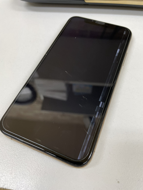 iPhone XS 液晶表示不良