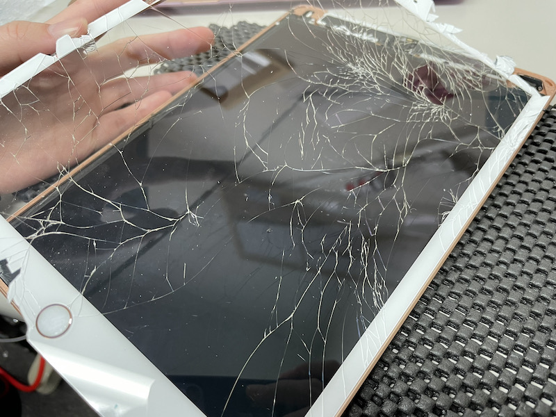 iPad 第7世代 ガラス割れ