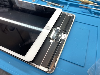 iPad Pro 10.5 画面割れ修理　バッテリー