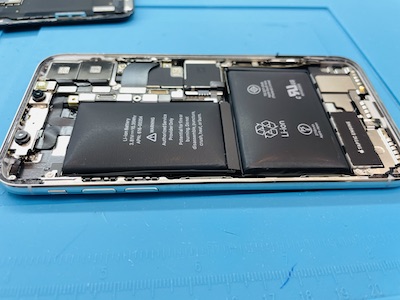 iPhoneX　バッテリー膨張　画面浮き