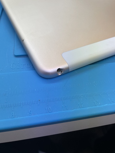 iPad Air2 イヤホンジャック　変形補正修理