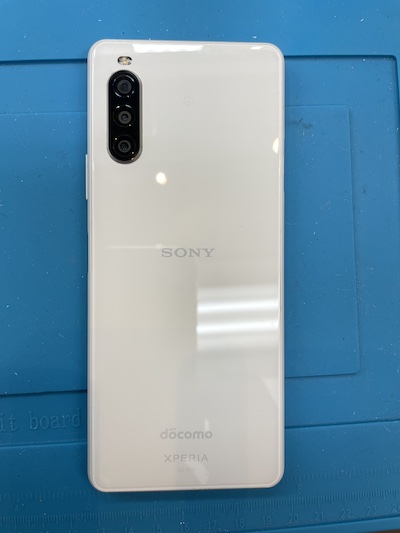 Xperia10Ⅱ 画面割れ　バックパネル