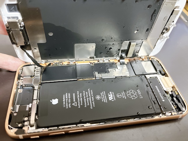iPhon水没修理の画像