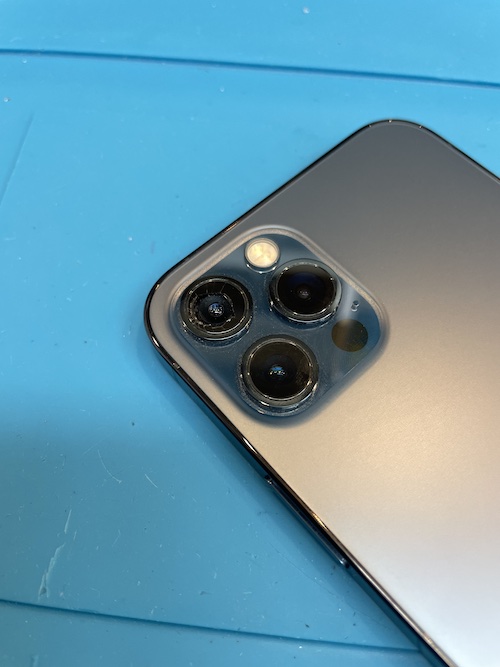 iPhone12Pro リアカメラレンズ割れ修理