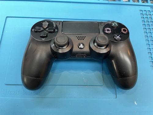 Ps４のワイヤレスコントローラーdualshock４の充電口修理 Iphone修理ダイワンテレコム