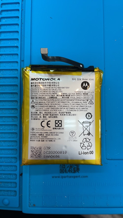 Motorola Moto e6s バッテリー　型番KS40