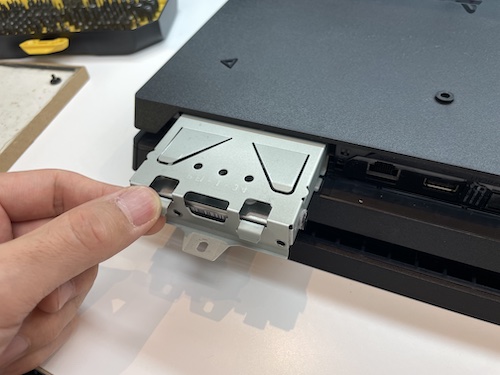 PS4Pro CUH-7200B　SSD 取り外し