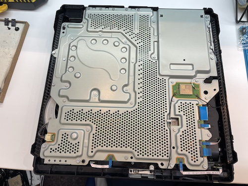 PS4Pro CUH-7200B 表面の蓋　外し方