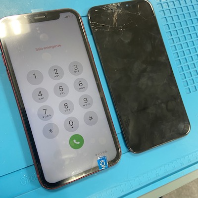 iPhoneXRので液晶漏れ【画面修理】| iPhone修理ダイワンテレコム