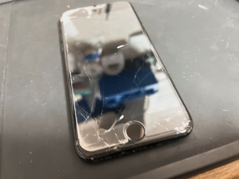 iPhone第3世代画面修理