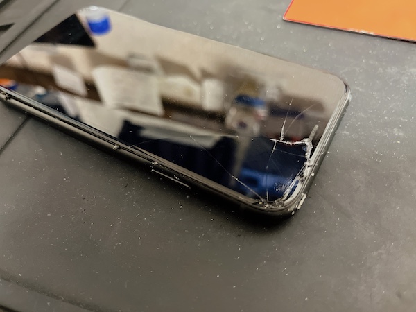 iPhoneXR液晶破損修理