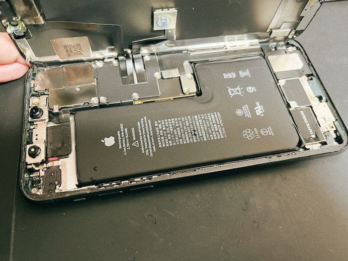 iPhone11ProMAX　水没修理