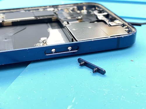 iPhone　Powerbutton　cleaning