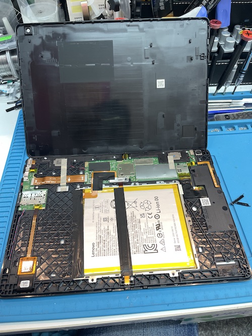Lenovo Tab M10(TB-X505F)　背面パネル
