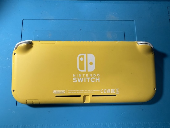 switch lite 背面