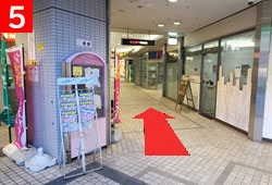 5.キャスパに入りますと山陽姫路百貨店に入る自動ドアがありますので
まっすぐ進んでお入りください。