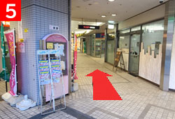 5.キャスパに入りますと山陽姫路百貨店に入る自動ドアがありますので
まっすぐ進んでお入りください。